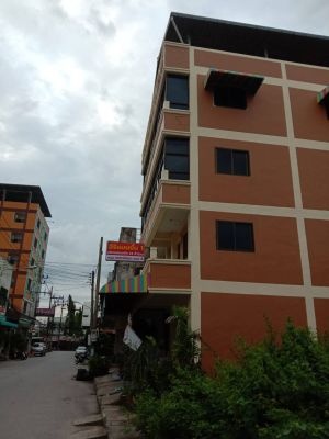 Condo — photo 1