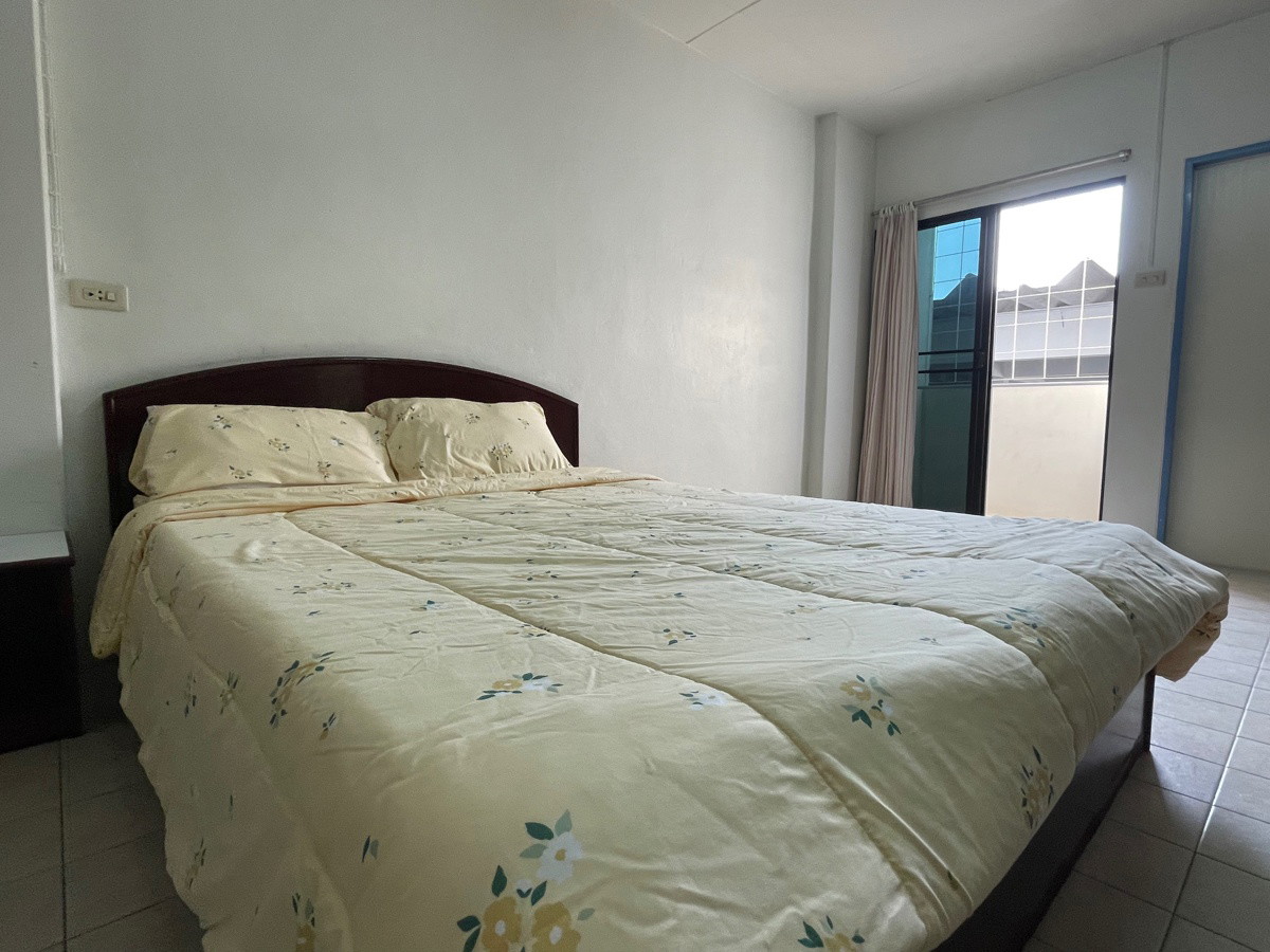 Condo · Mueang Chon Buri, chon_buri — photo 4