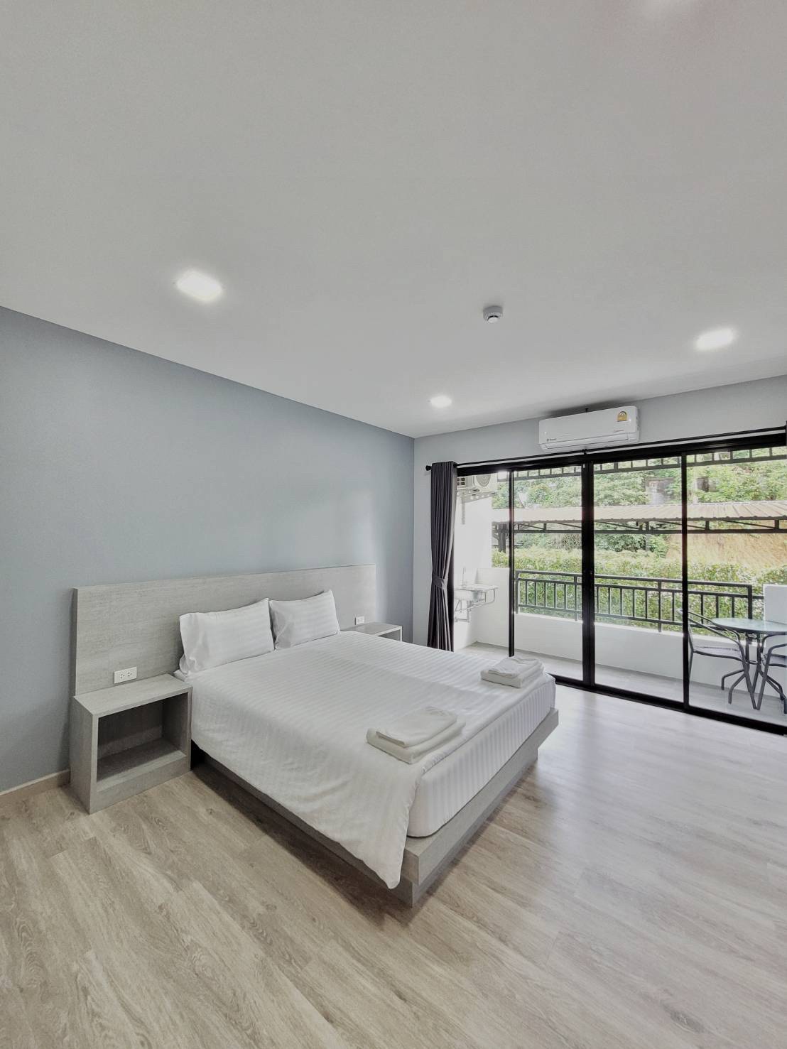 Condo — photo 5