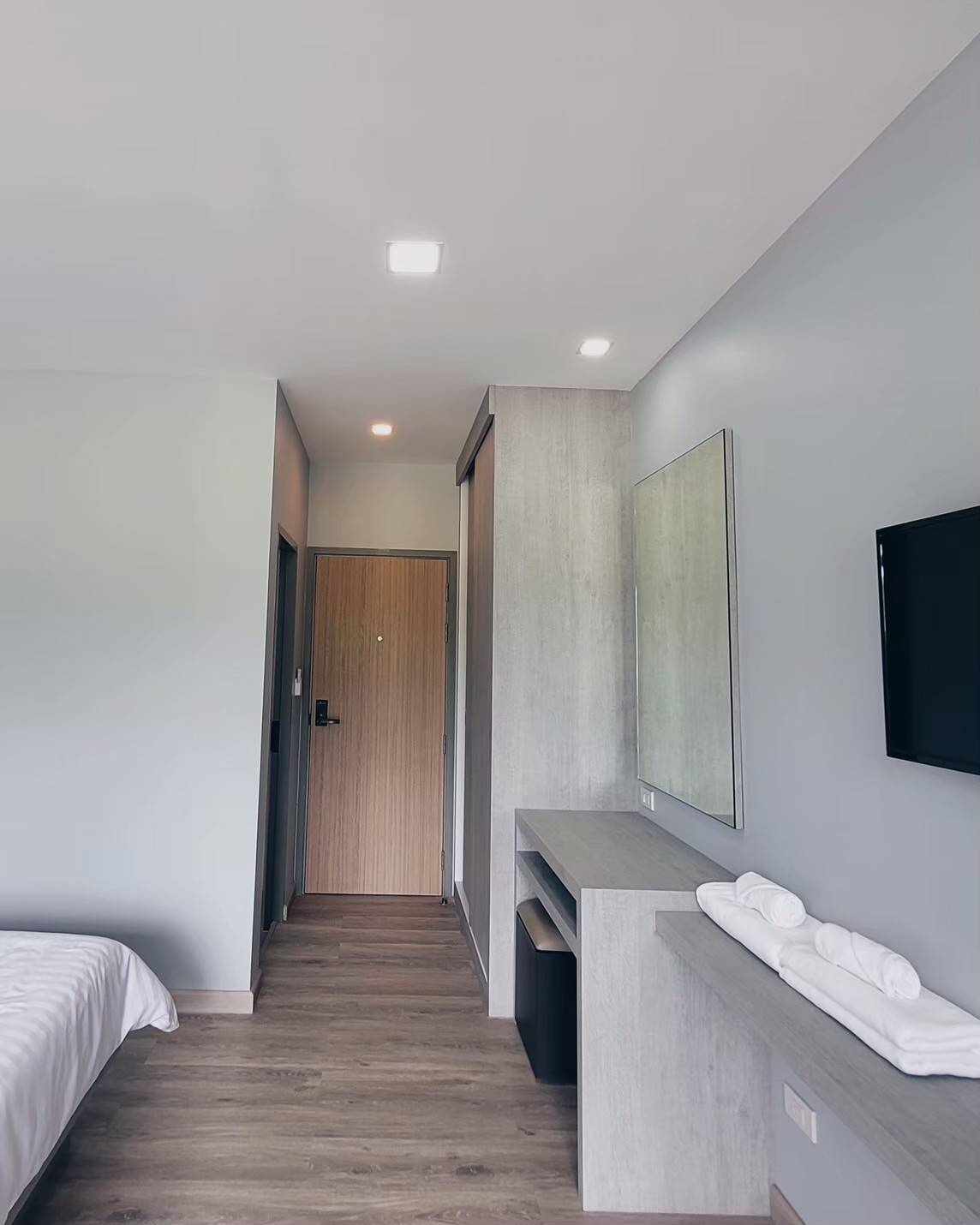 Condo — photo 2
