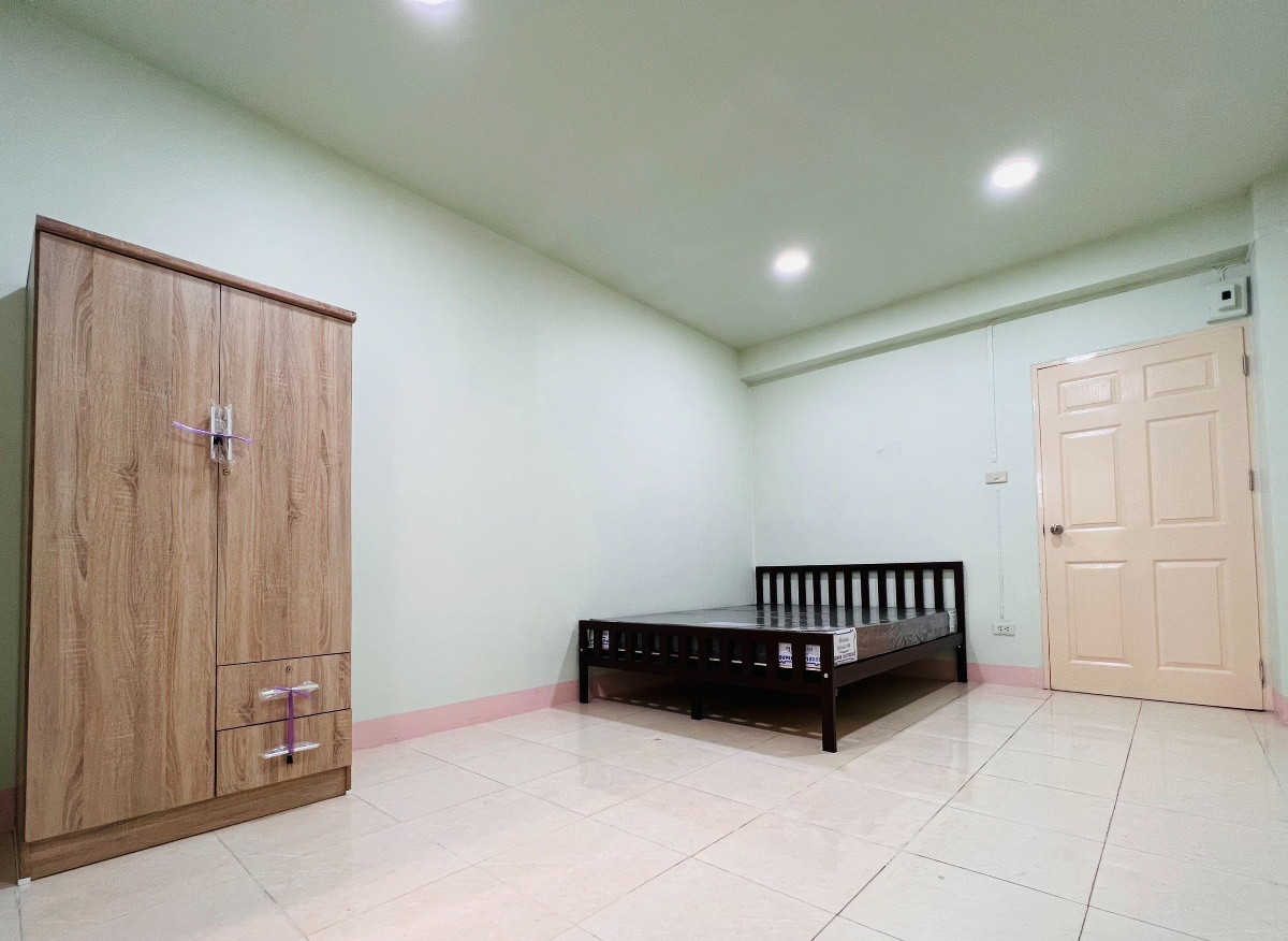 Condo · Saphan Sung, bangkok — photo 4
