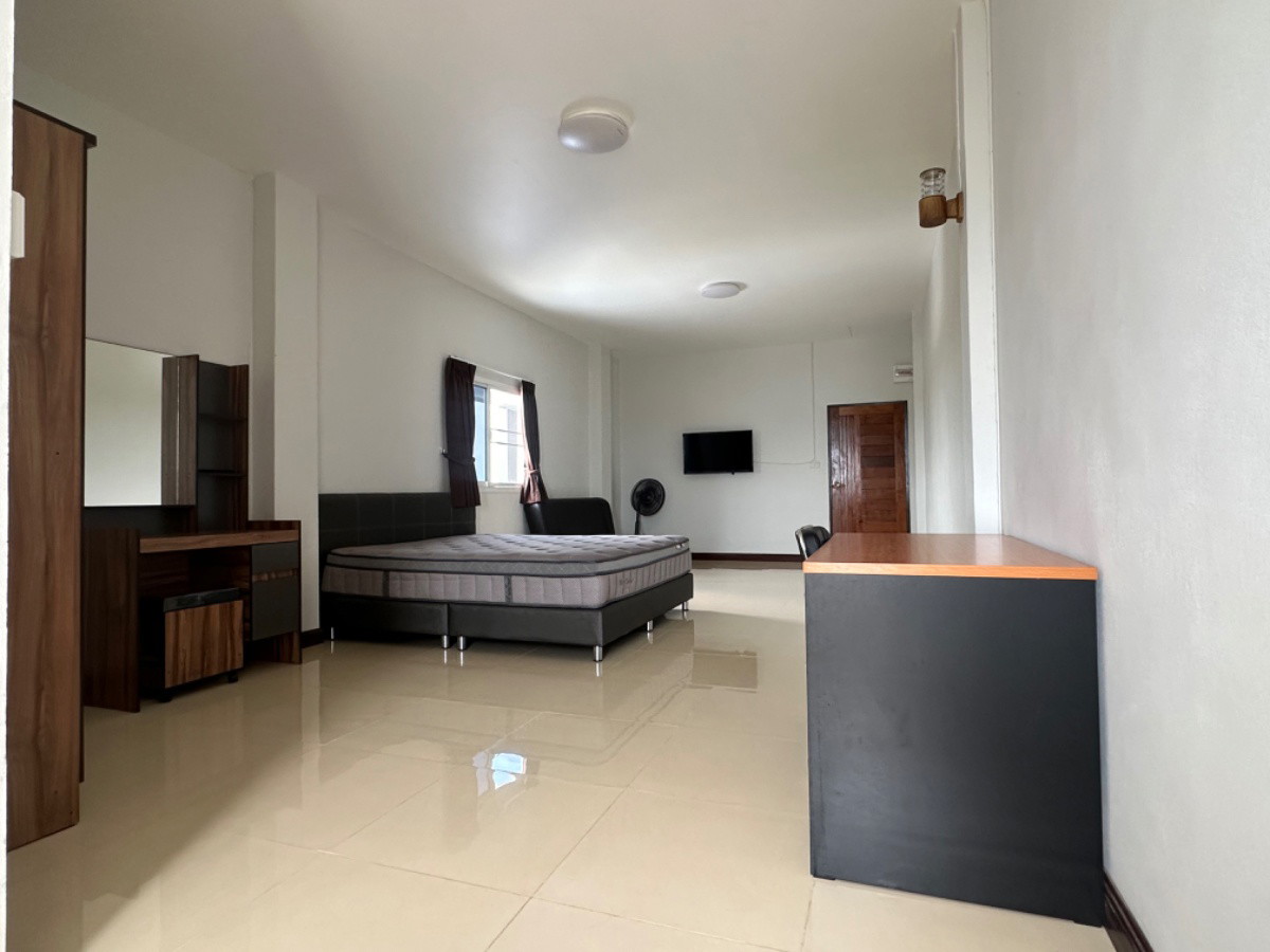 Condo — photo 2