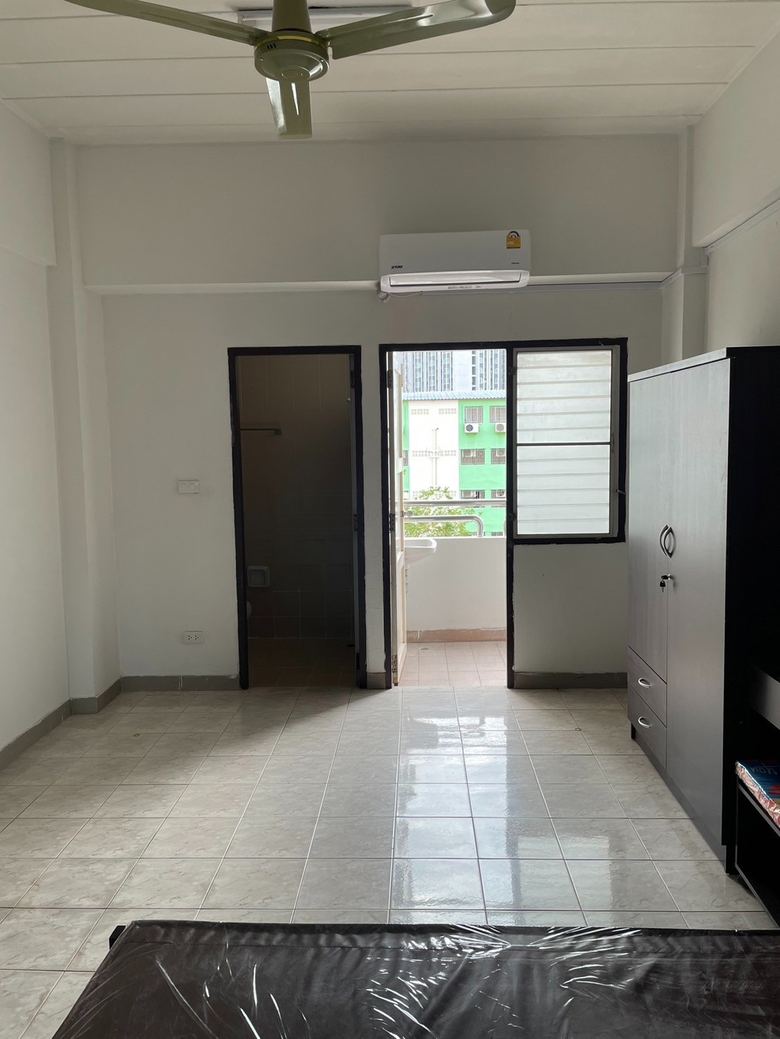 Condo · Huai Khwang, bangkok — photo 5