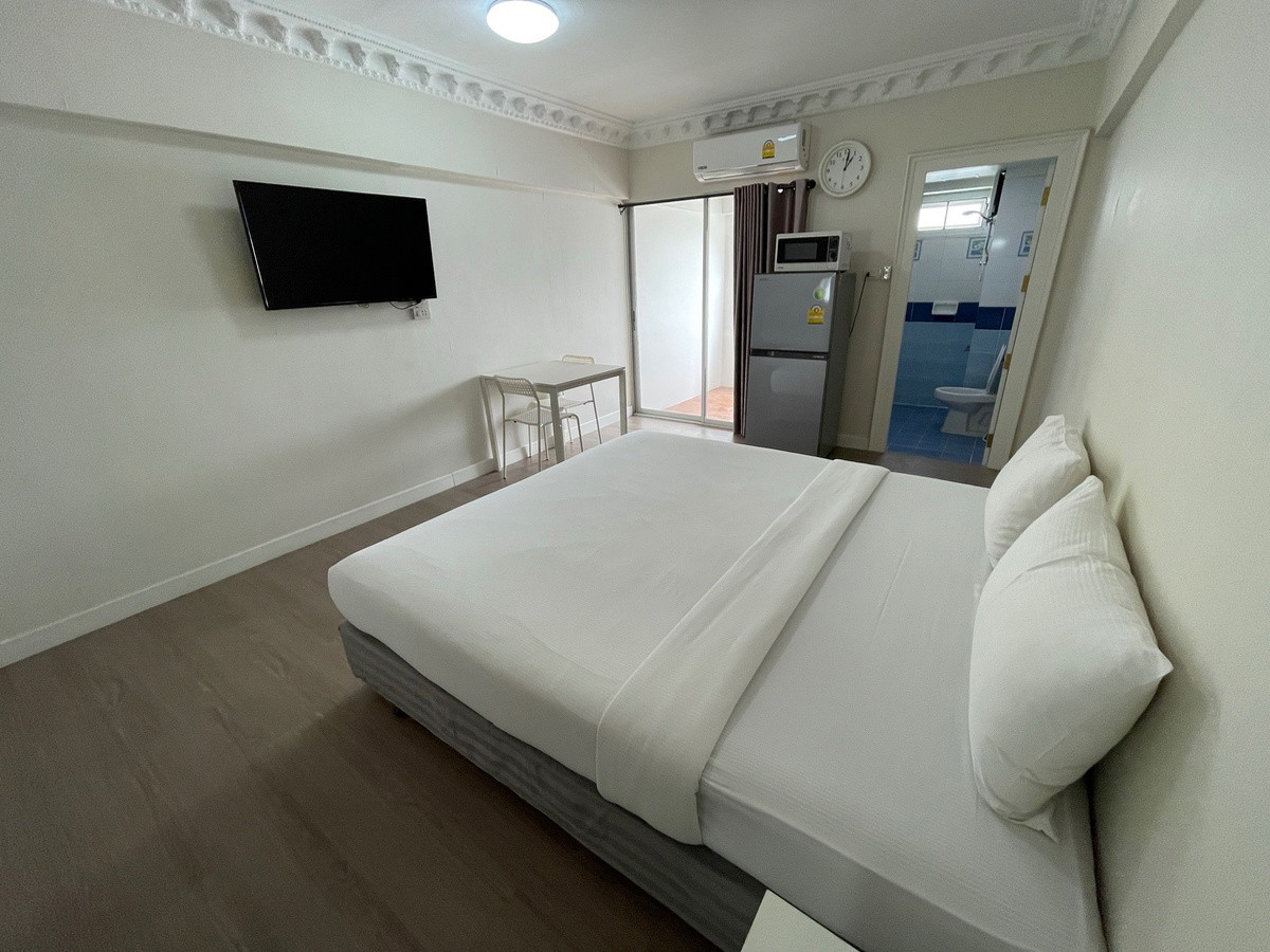 Condo · Phra Khanong, bangkok — photo 2