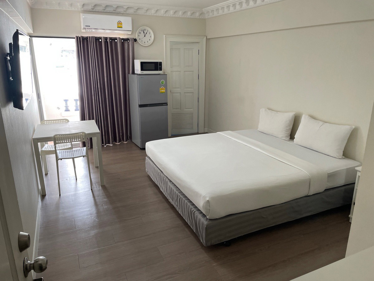Condo · Phra Khanong, bangkok — photo 1