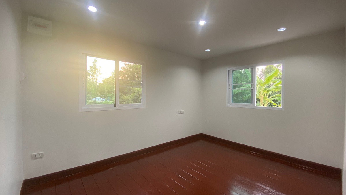 Condo — photo 1