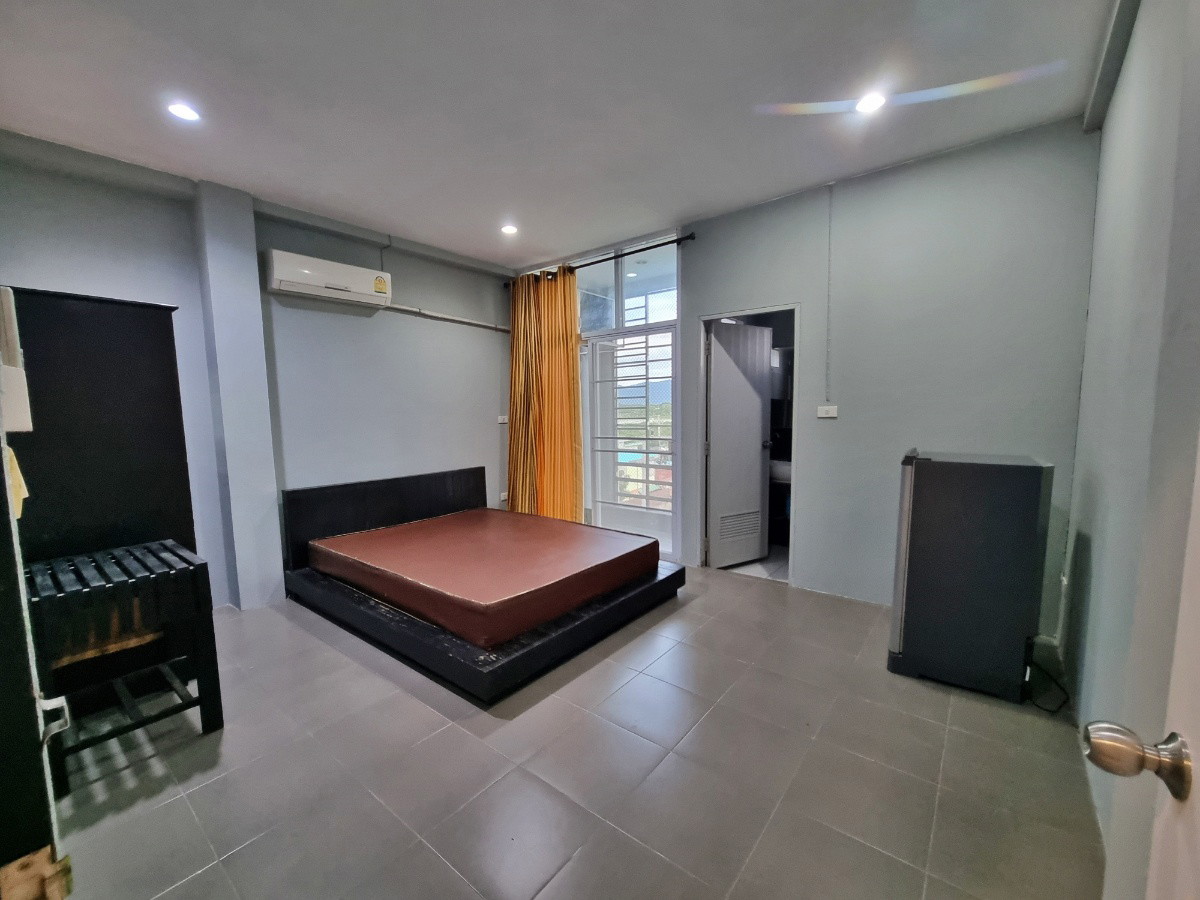 Condo — photo 2