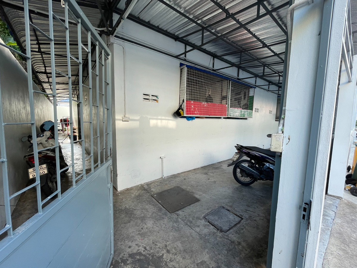 Condo · Khlong San, bangkok — photo 2