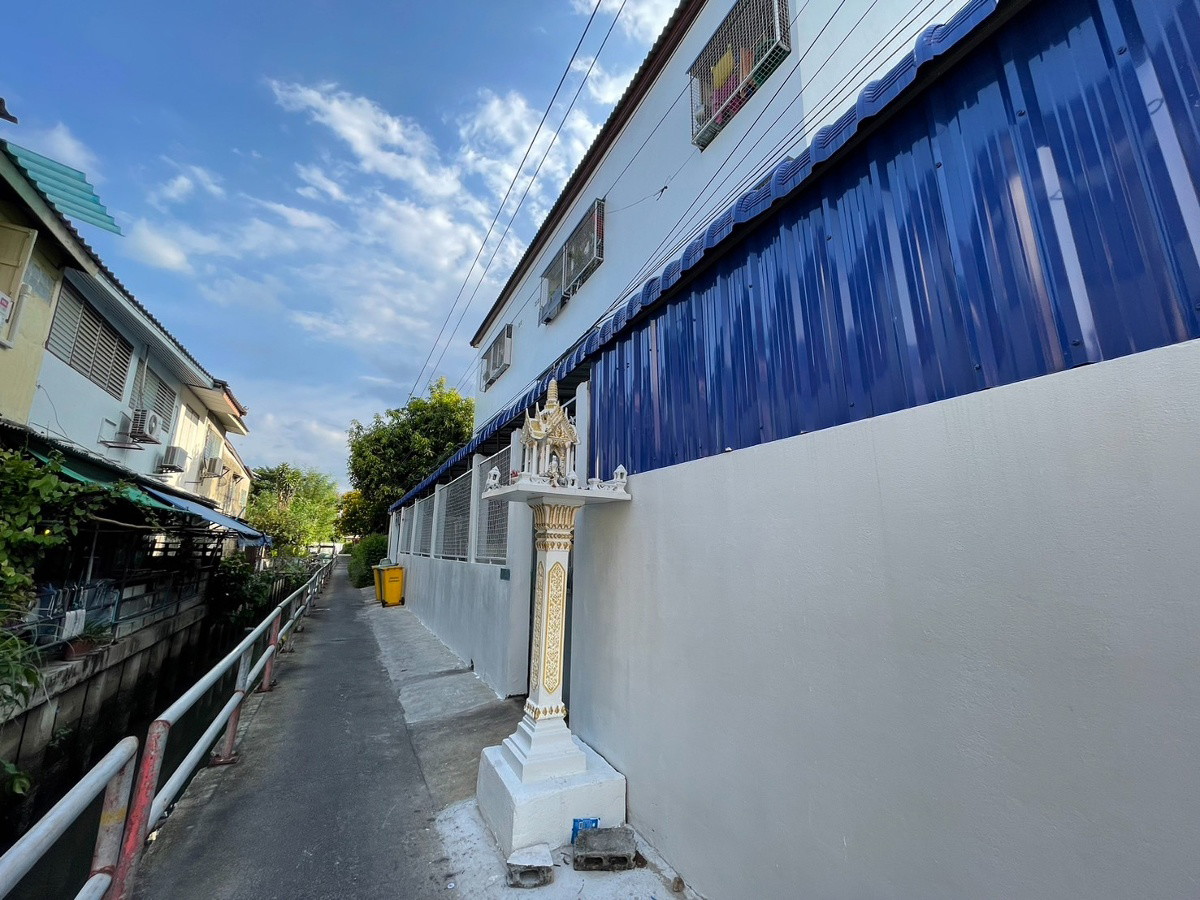 Condo · Khlong San, bangkok — photo 1