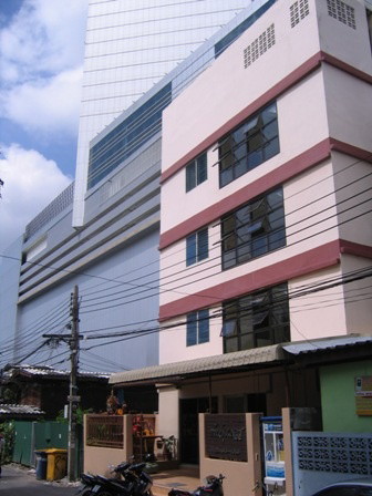 Condo · Huai Khwang, bangkok — photo 2