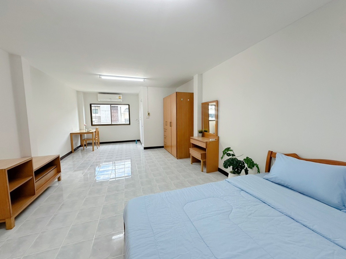 Condo · Wang Thonglang, bangkok — photo 3