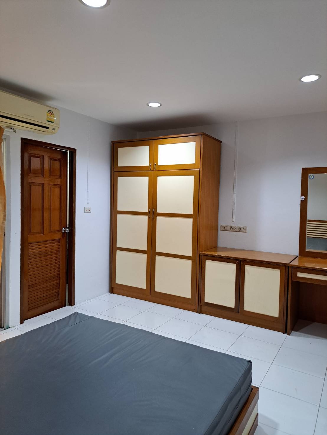Condo · Wang Thonglang, bangkok — photo 4