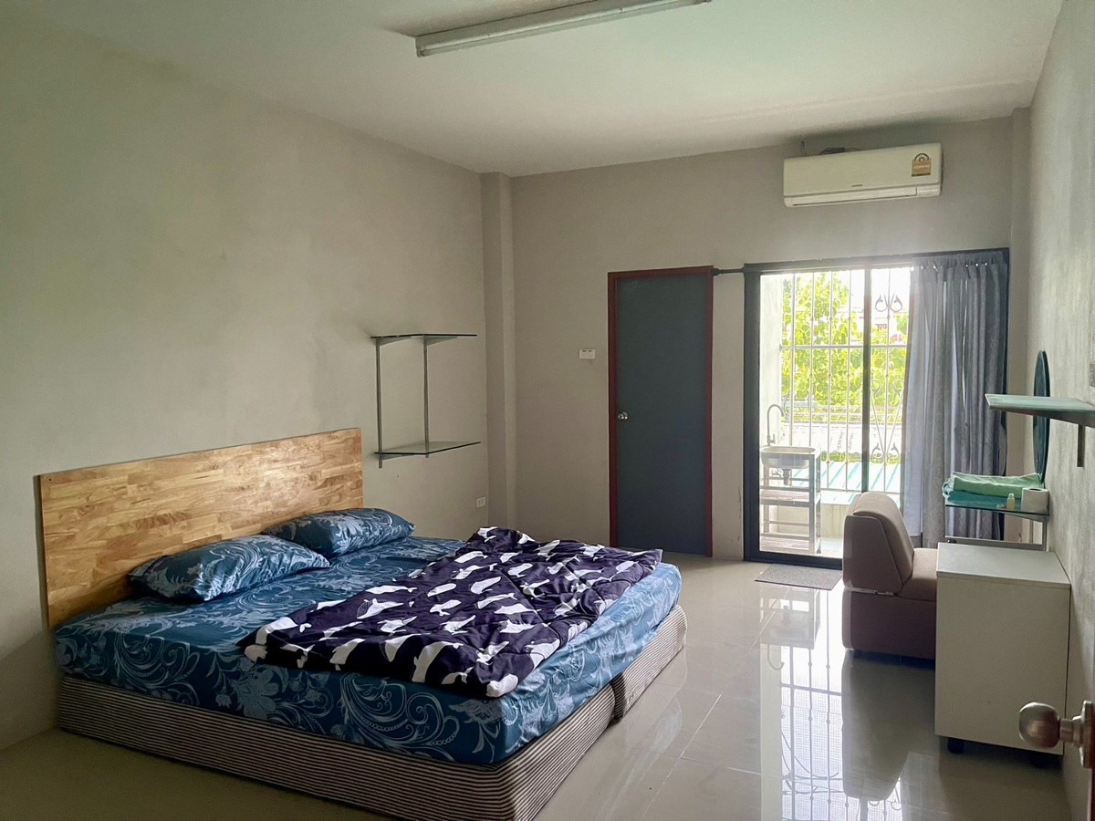 Condo — photo 3