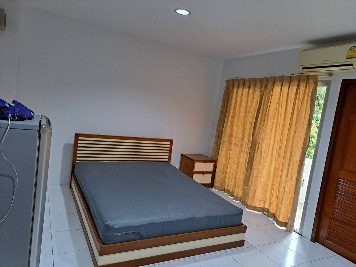 Condo · Wang Thonglang, bangkok — photo 5