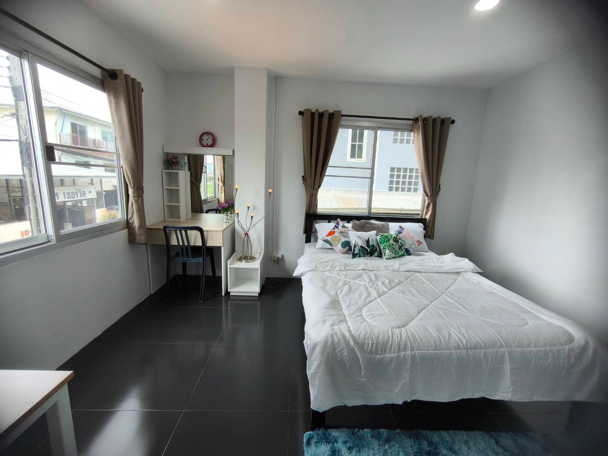 Condo · Bang Khun Thian, bangkok — photo 2