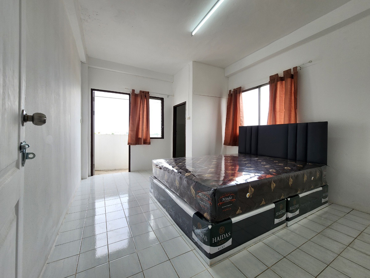Condo — photo 3