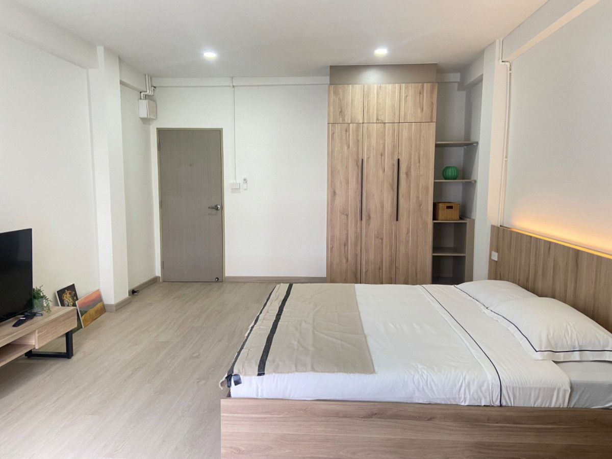 Condo · Khlong Toei, bangkok — photo 2