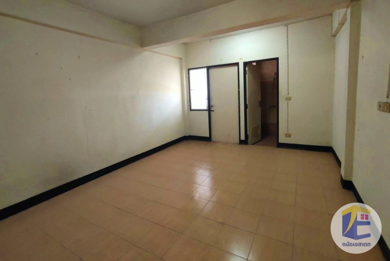 Condo · Mueang Chon Buri, chon_buri — photo 2