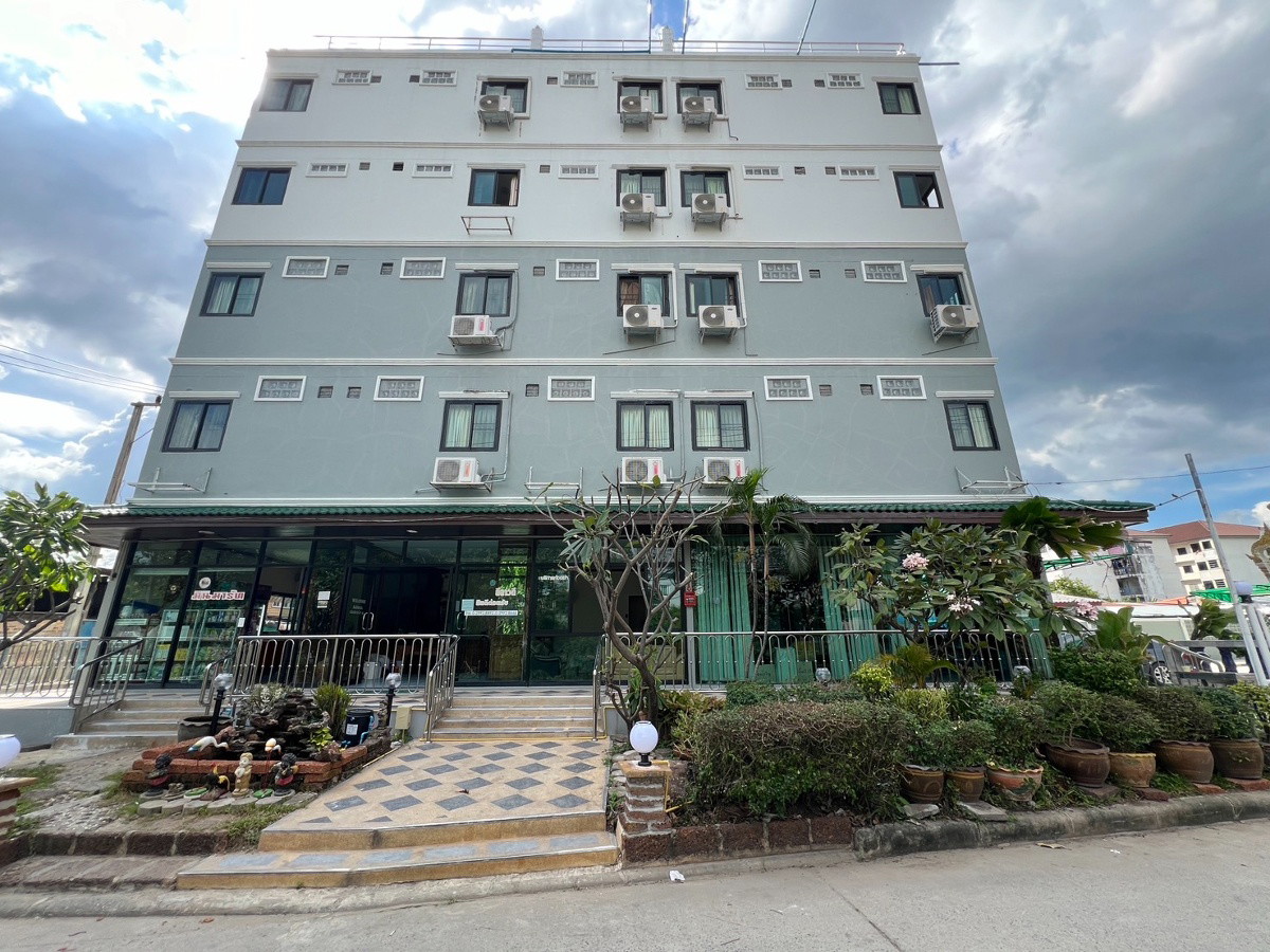 Condo — photo 2
