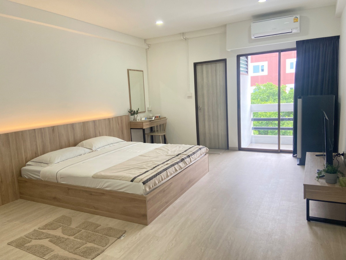 Condo · Khlong Toei, bangkok — photo 1