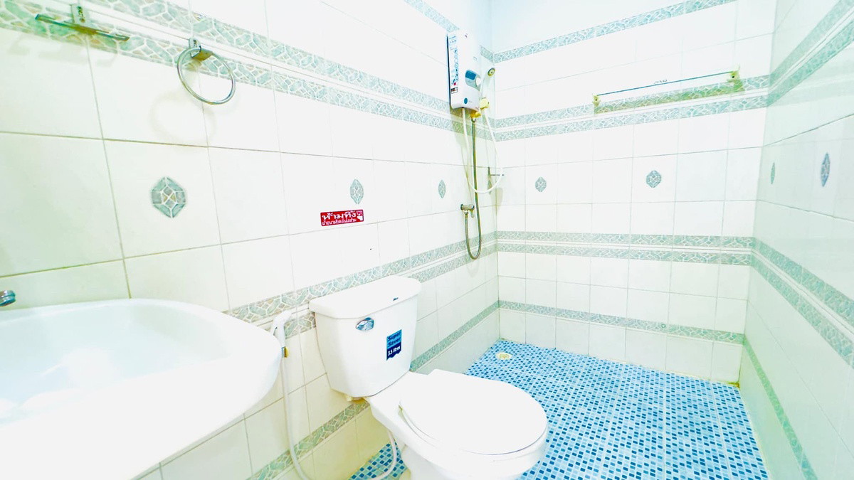 Condo — photo 2