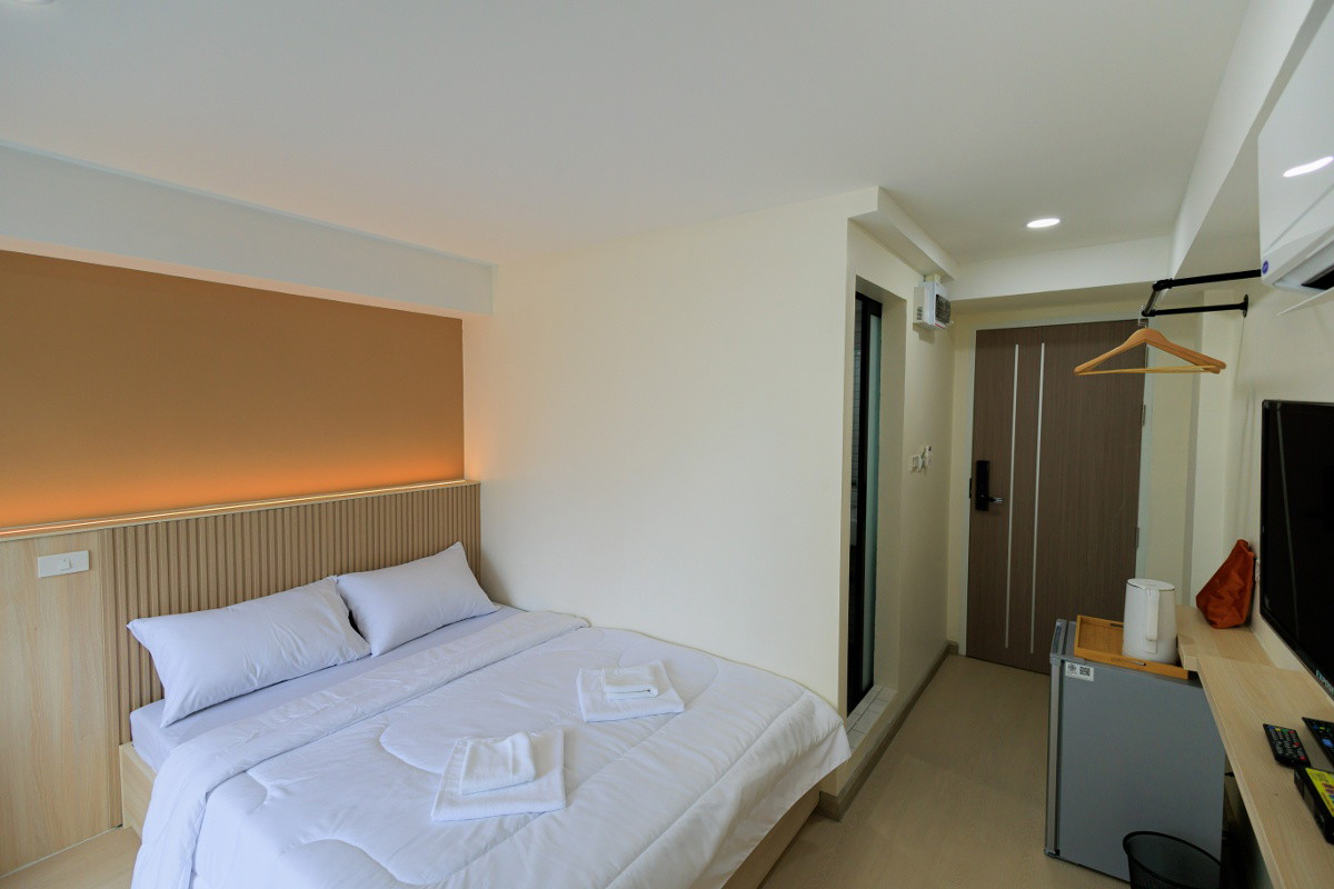 REEZQ RESIDENCE — photo 2