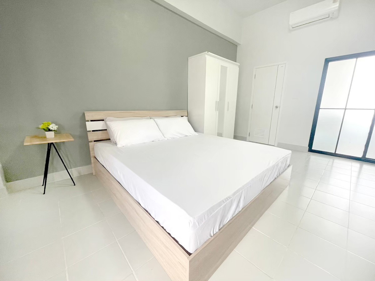 Condo — photo 1