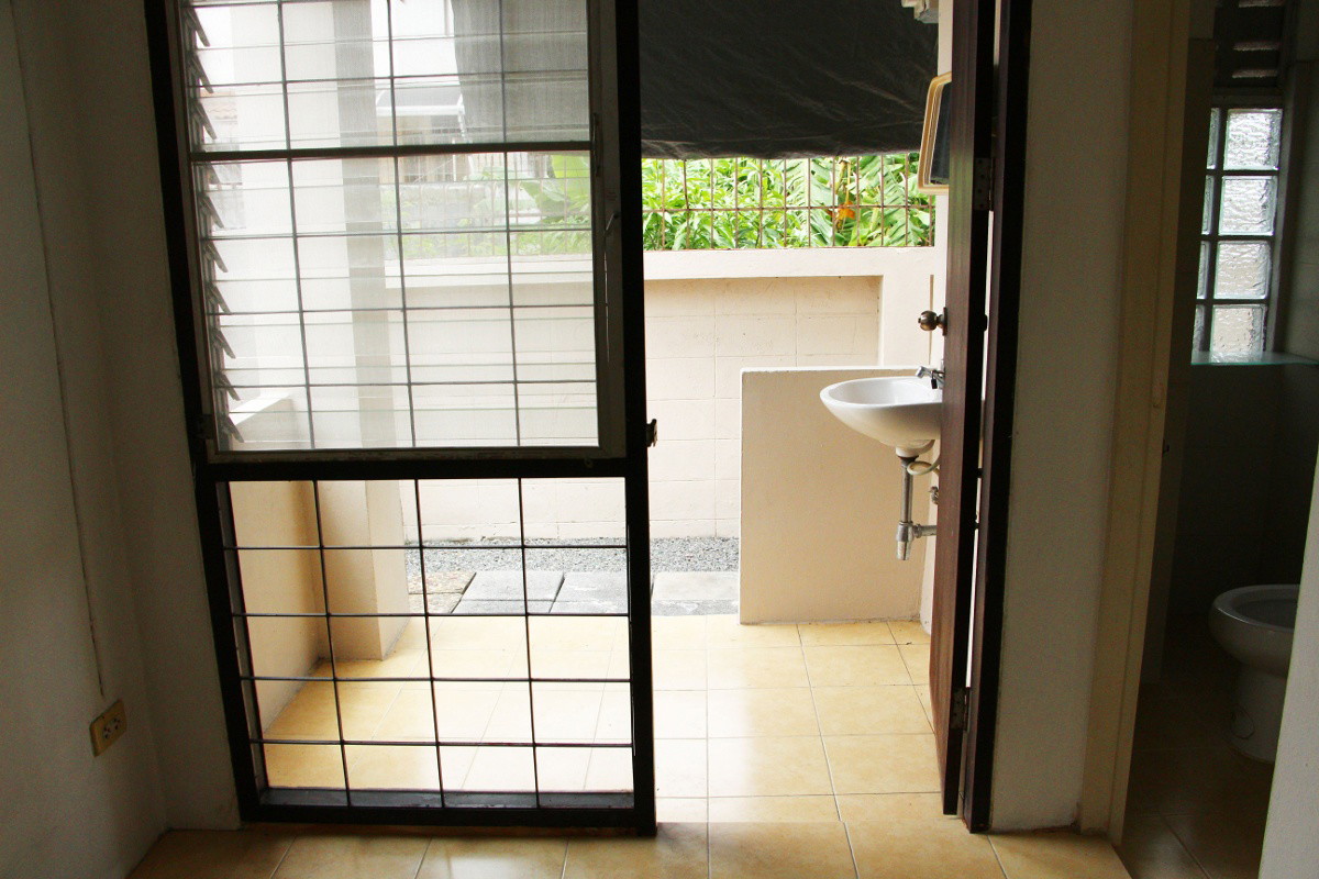 Condo · Bang Khun Thian, bangkok — photo 3