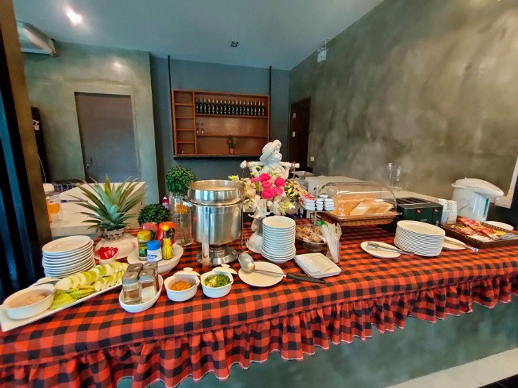 Condo — photo 2