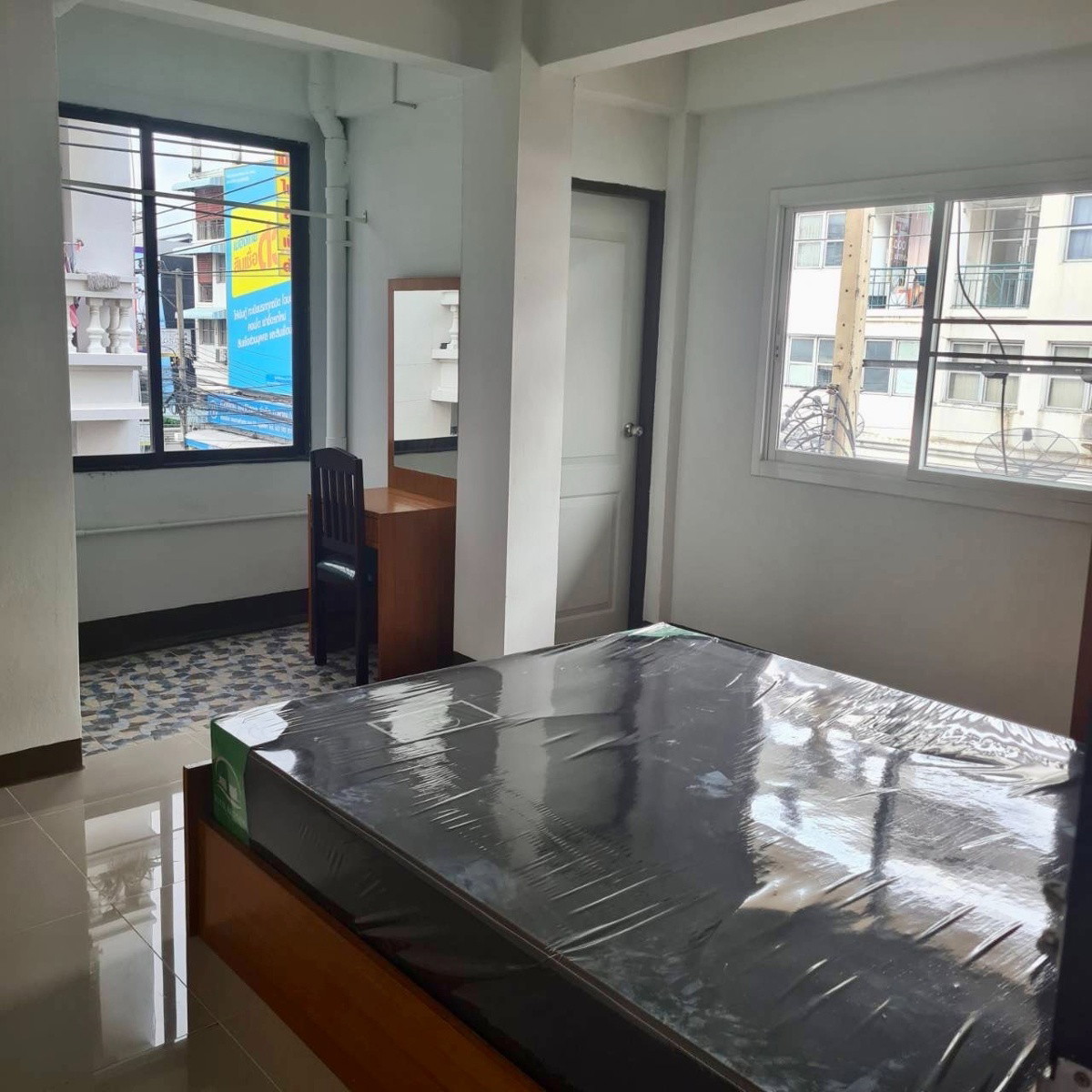 Condo · Wang Thonglang, bangkok — photo 4