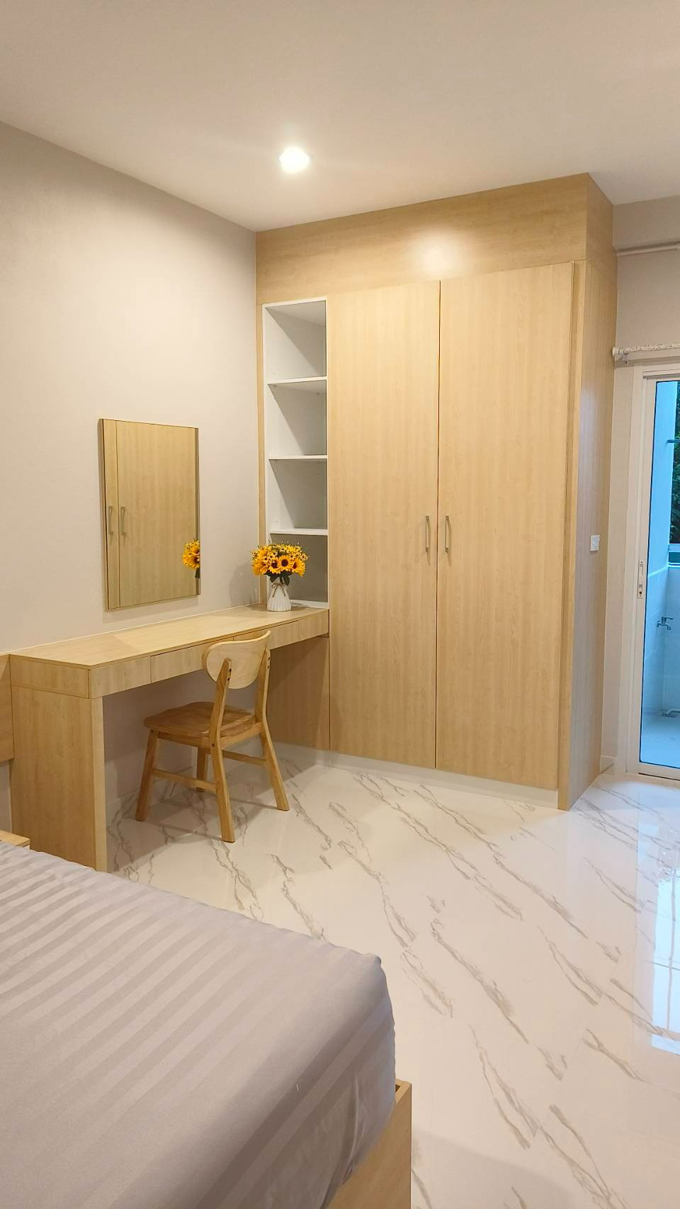 Condo — photo 1