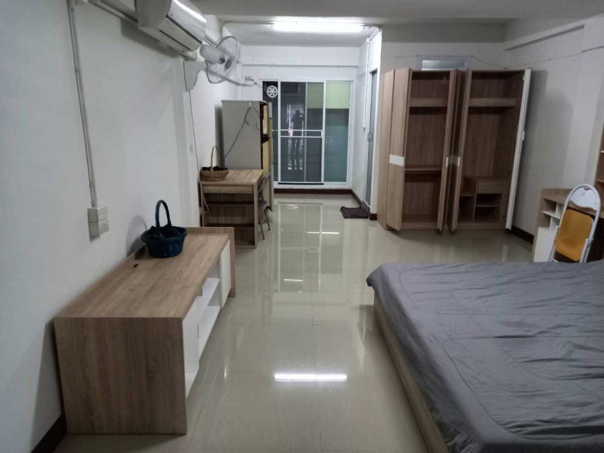 Condo · Bang Rak, bangkok — photo 1