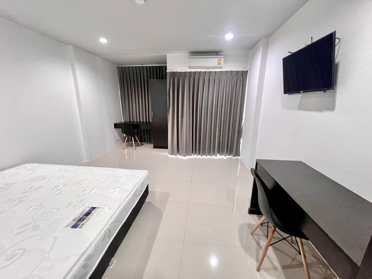 Condo — photo 1