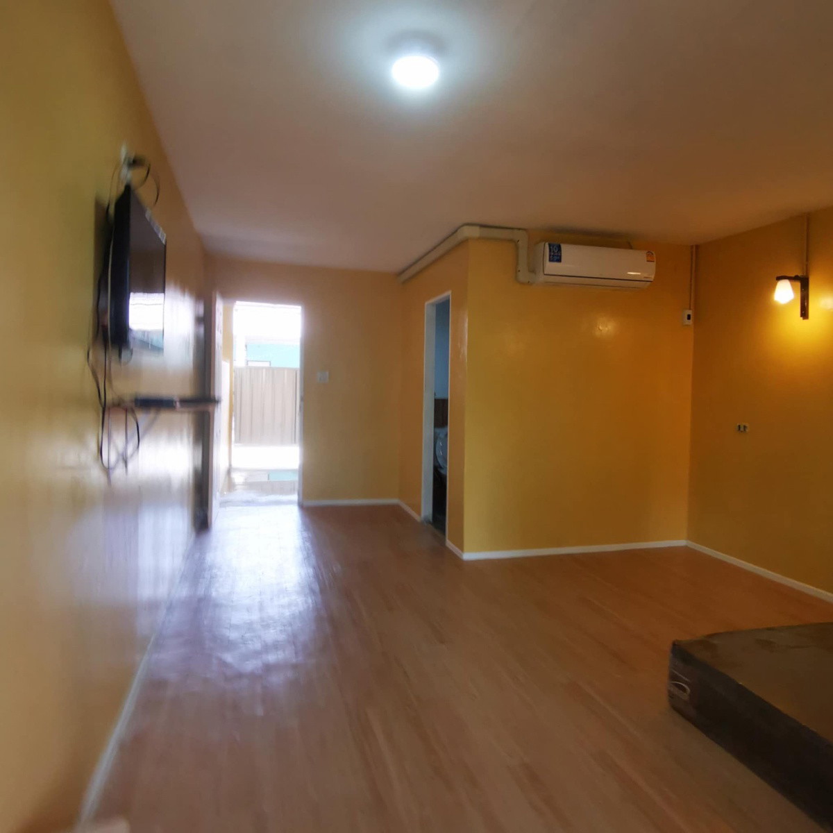 Condo — photo 1