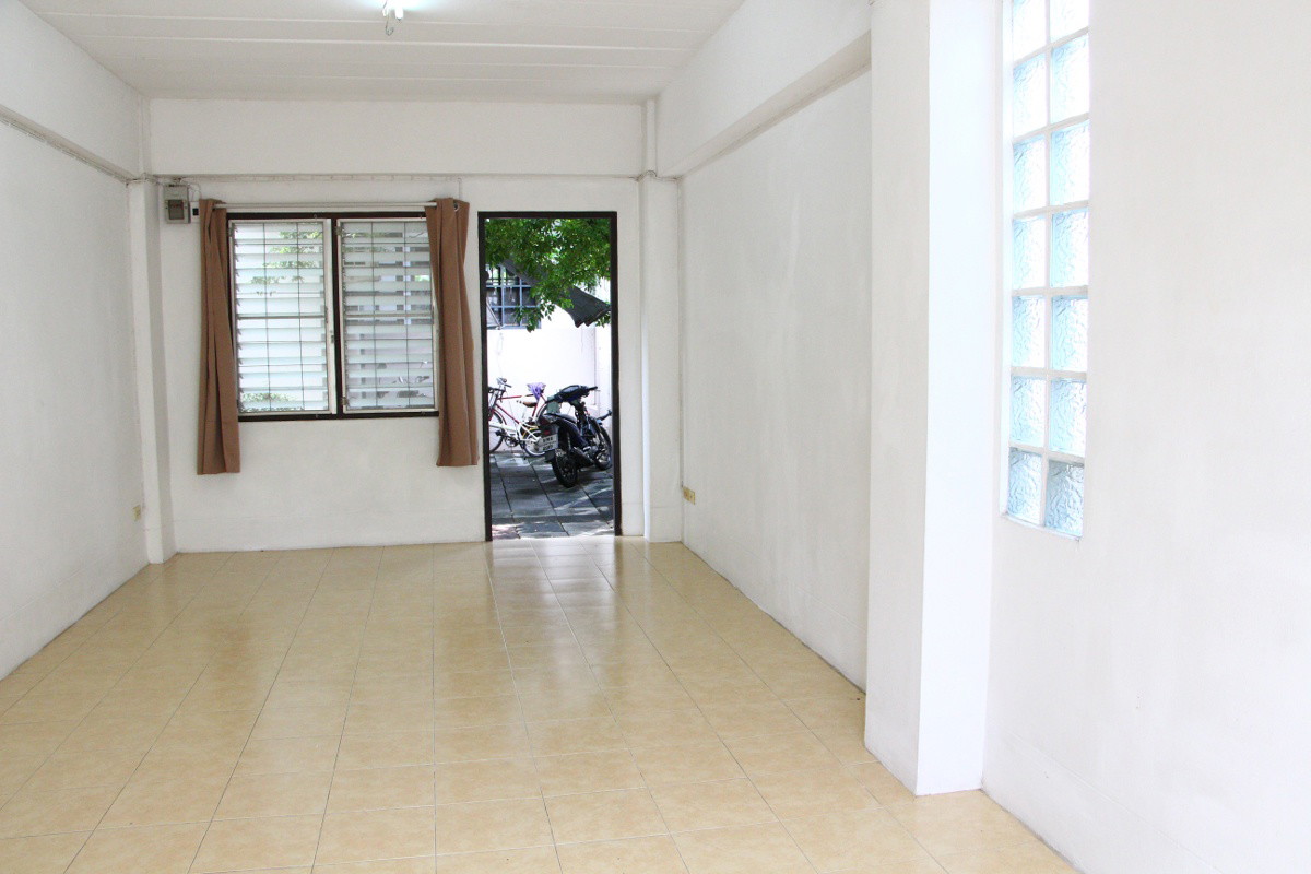 Condo · Bang Khun Thian, bangkok — photo 4