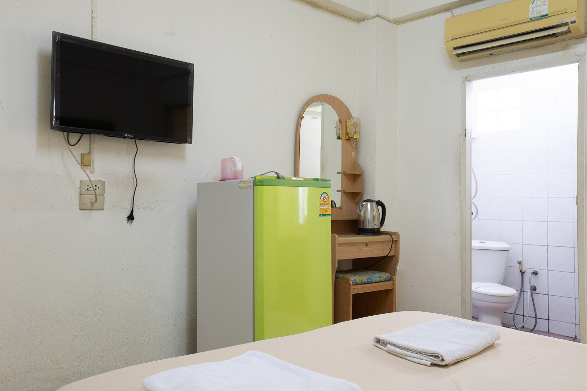 Condo · Bang Khun Thian, bangkok — photo 3