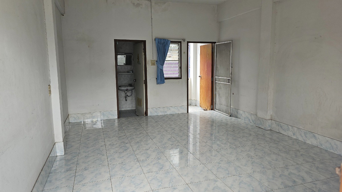 Condo · Mueang Chon Buri, chon_buri — photo 2