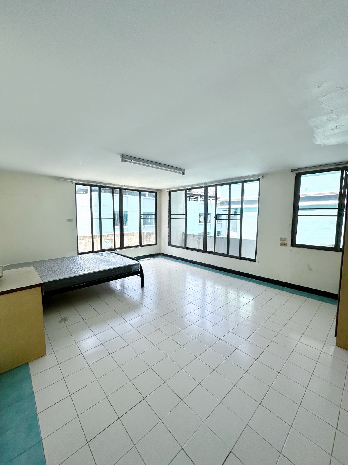 Condo · Huai Khwang, bangkok — photo 5