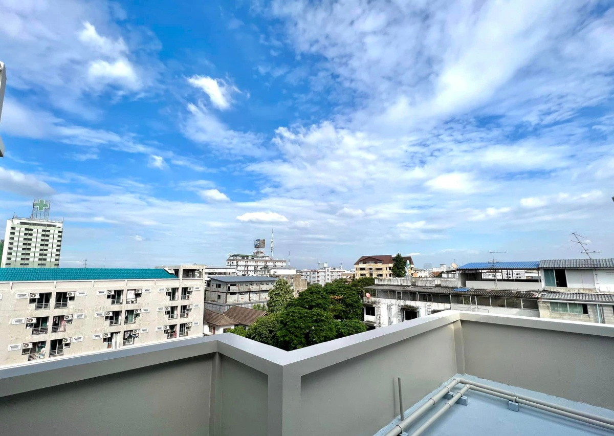 Condo · Wang Thonglang, bangkok — photo 5