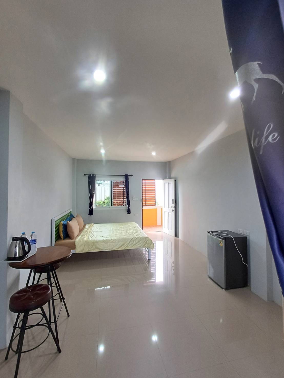 Condo — photo 1
