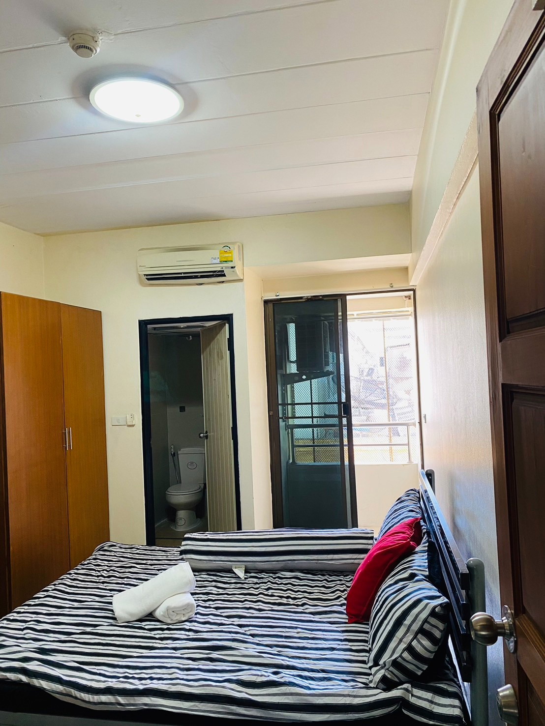 Condo · Huai Khwang, bangkok — photo 5