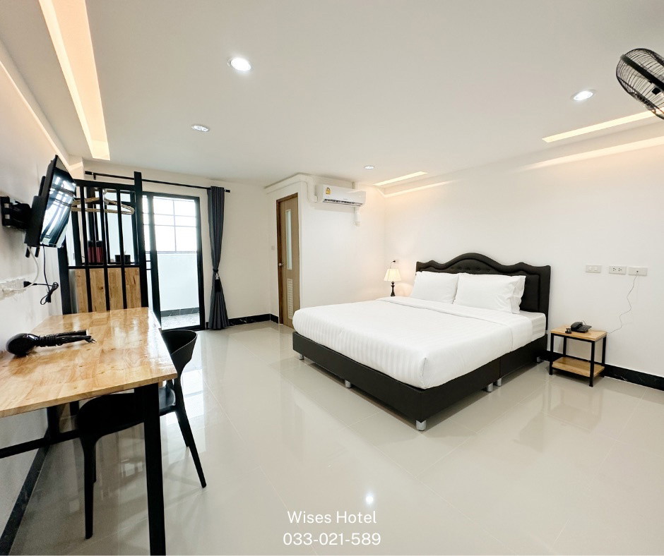 Condo — photo 1