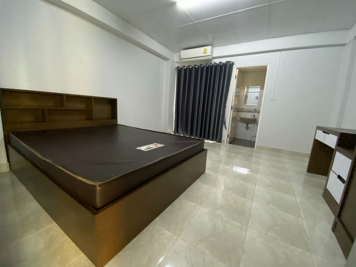 Condo · Wang Thonglang, bangkok — photo 5