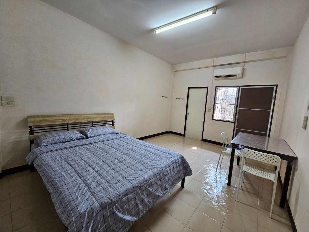 Condo — photo 1