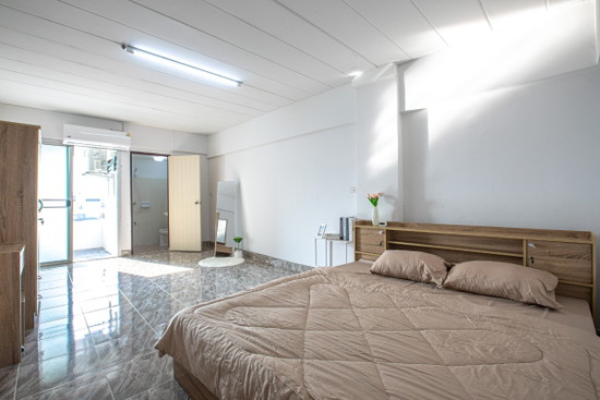 Mahadthai Garden Apartment - Apartment for Rent