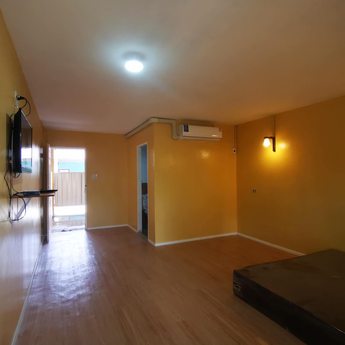 Condo — photo 1