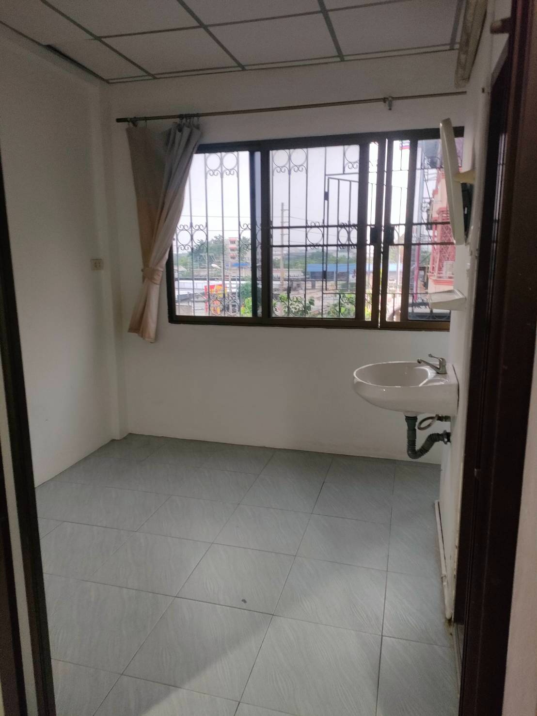 Condo · Bang Khun Thian, bangkok — photo 3