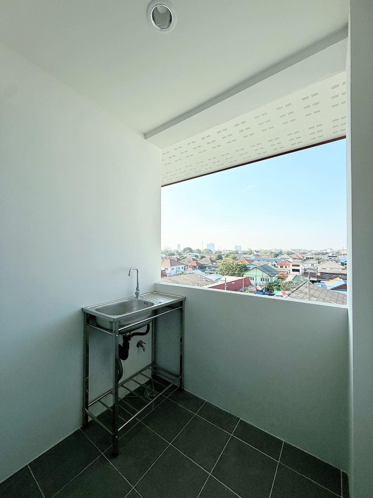 Condo · Mueang Samut Prakan — photo 5