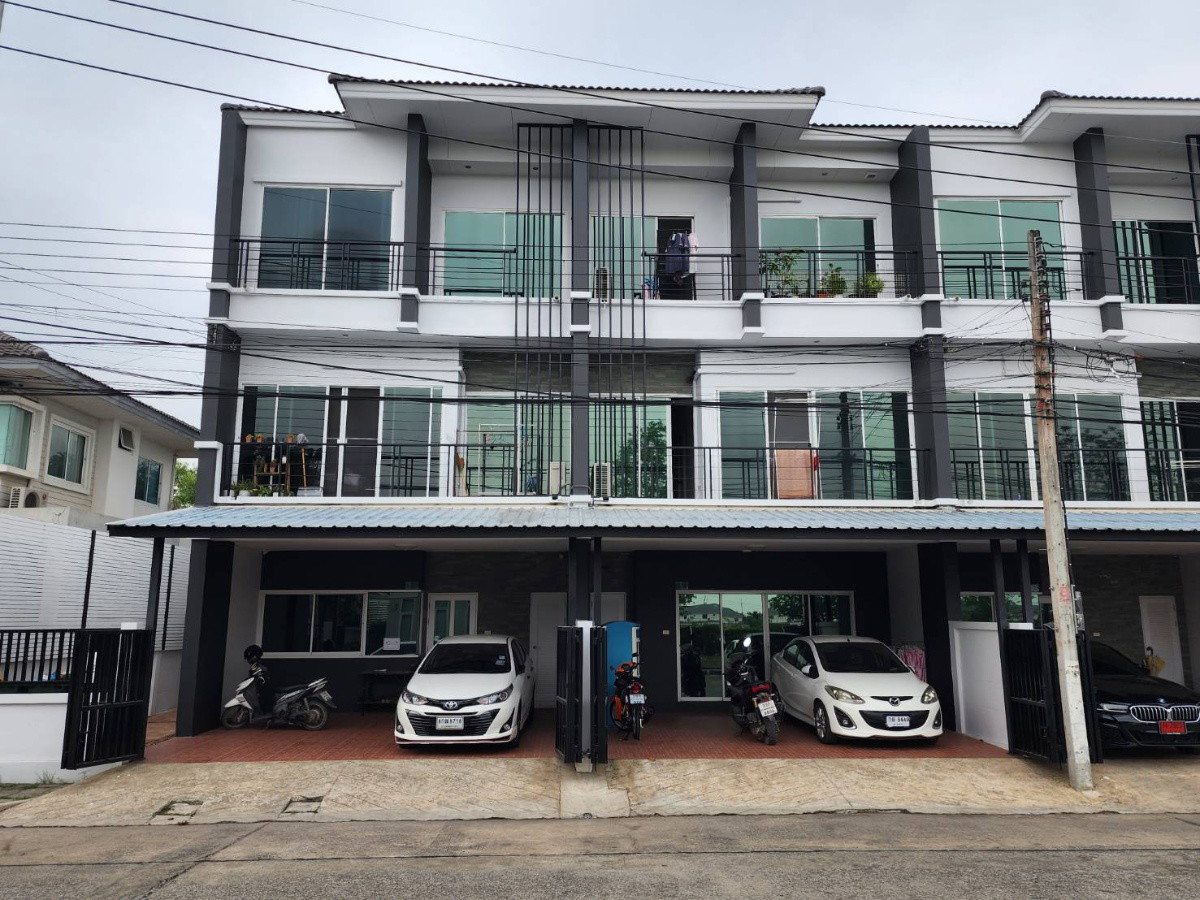 Condo — photo 3