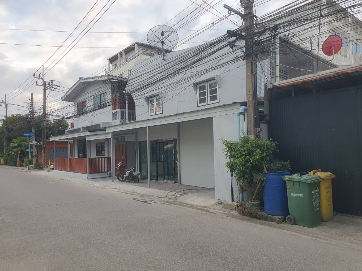 Condo · Bang Phli — photo 1